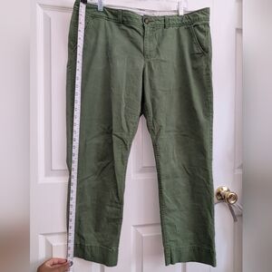 Old Navy Women's Green Cropped Pants